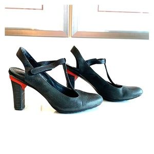 Tsubo MaryJane Black Leather Pumps